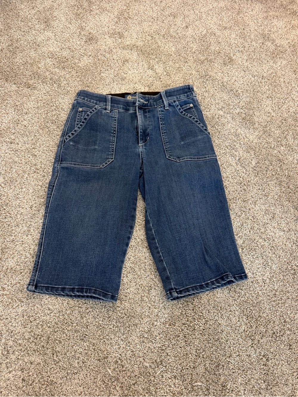 medium wash jean shorts